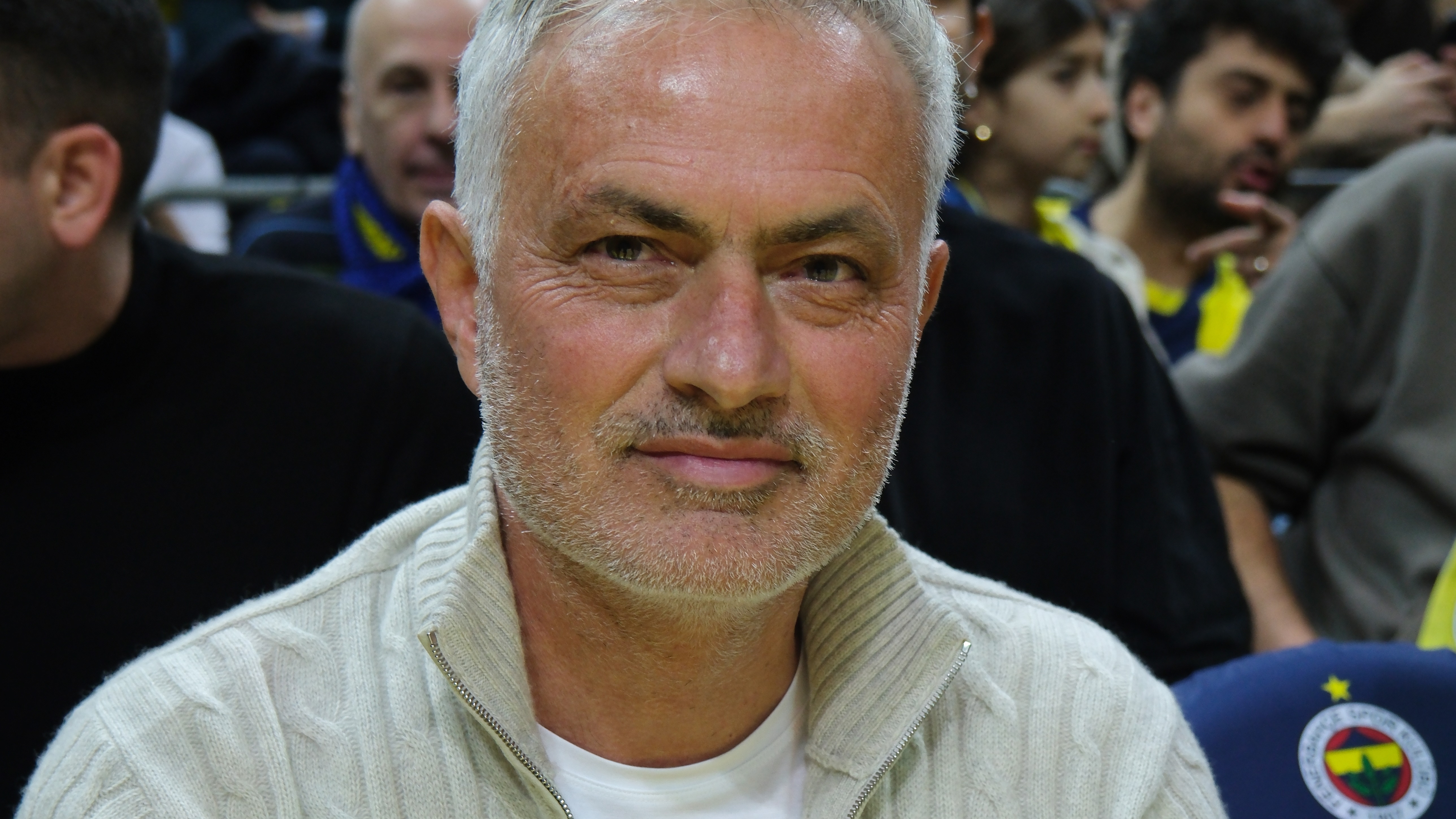 O técnico José Mourinho em evento no Fenerbahçe (foto de arquivo, fevereiro de 2025)