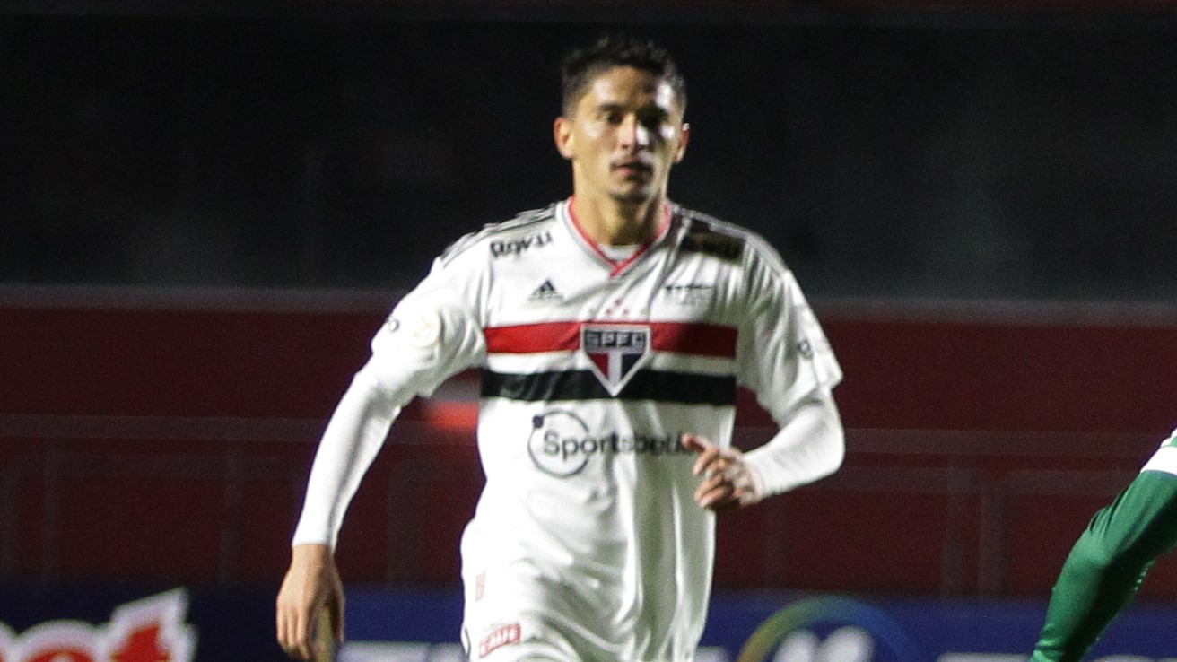 Pablo Maia em campo com o uniforme do São Paulo, em foto de arquivo de 2022