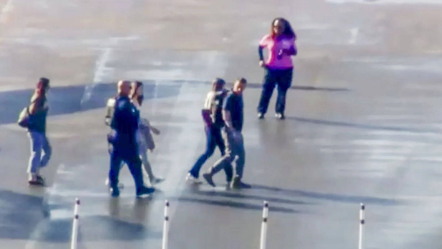 Avião com Flávio Bolsonaro e familiares pousa em aeroporto nos Estados Unidos