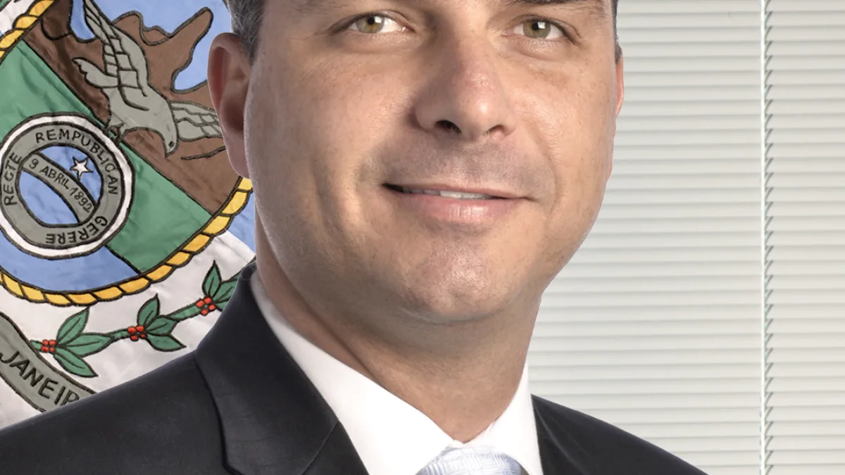 Retrato oficial do senador Flávio Bolsonaro