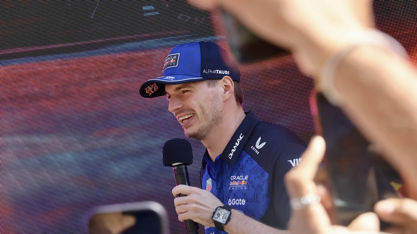 Max Verstappen em evento da Red Bull